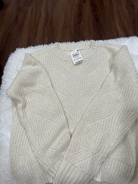 Cream Cable-Knit Crewneck Sweater - Women